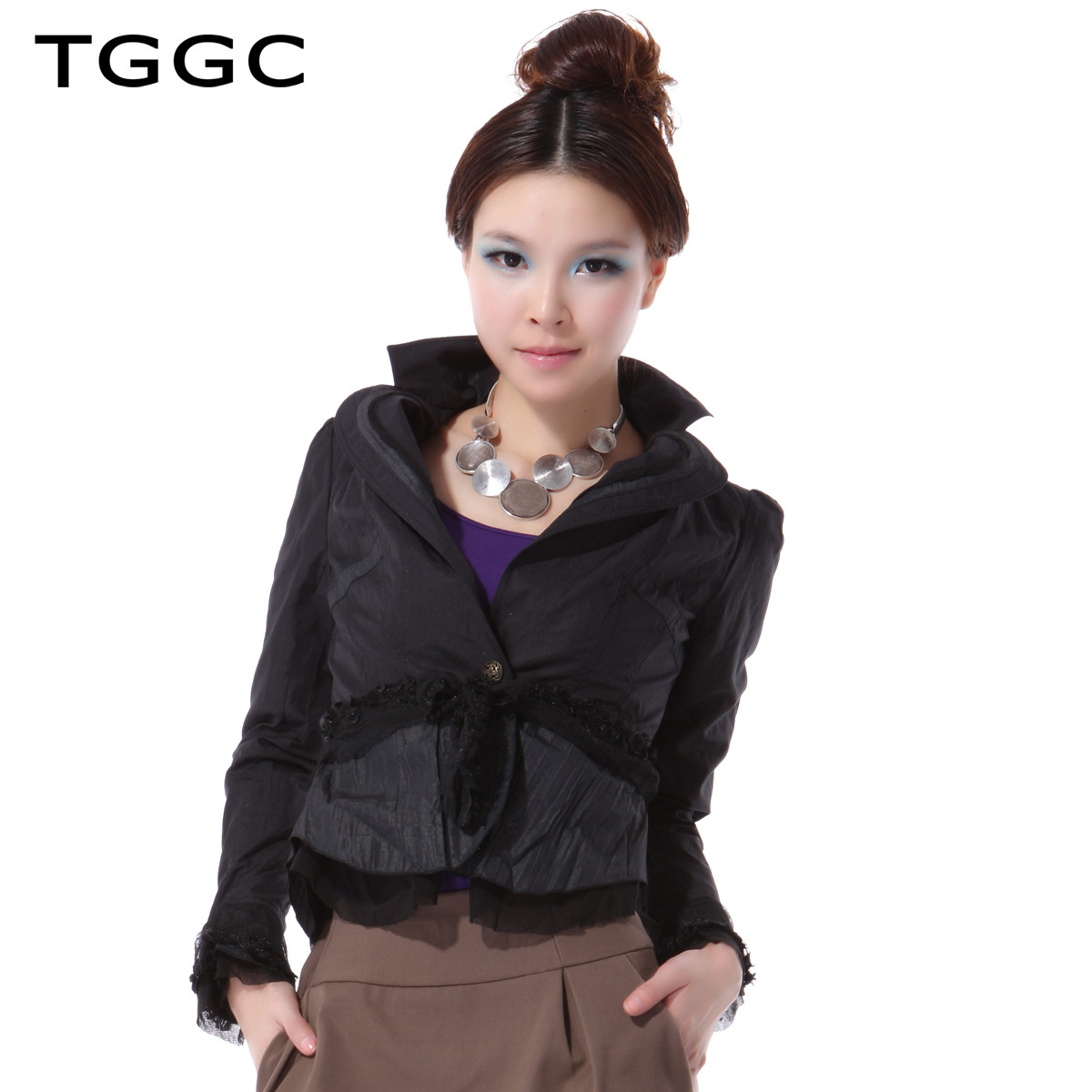 臺繡女裝 融合中西文化的完美精品